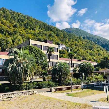 Hotel Continent Gagra Bagian luar foto
