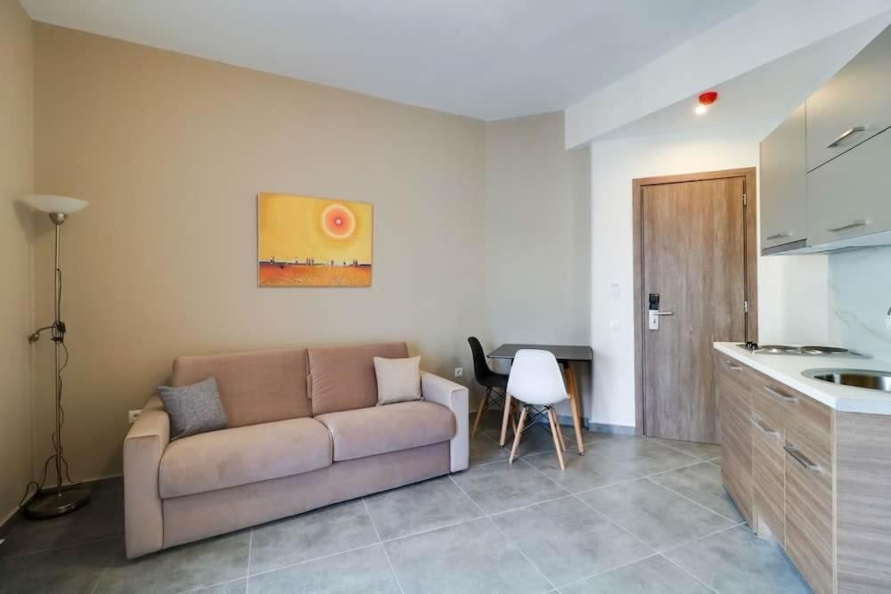 Hotel Continent Gagra Bagian luar foto