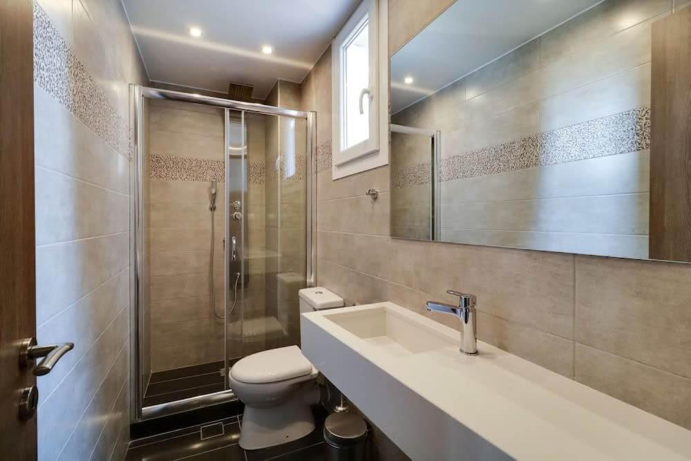 Hotel Continent Gagra Bagian luar foto