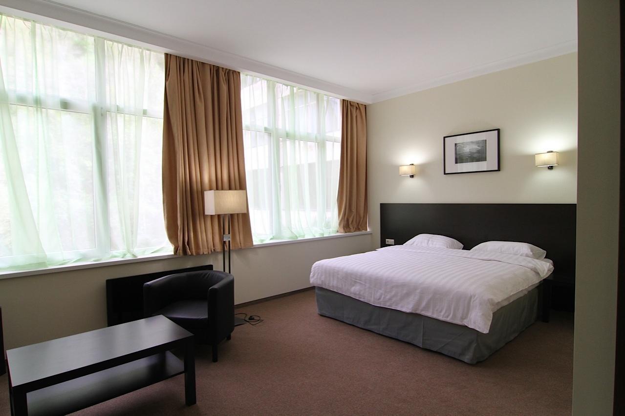 Hotel Continent Gagra Bagian luar foto