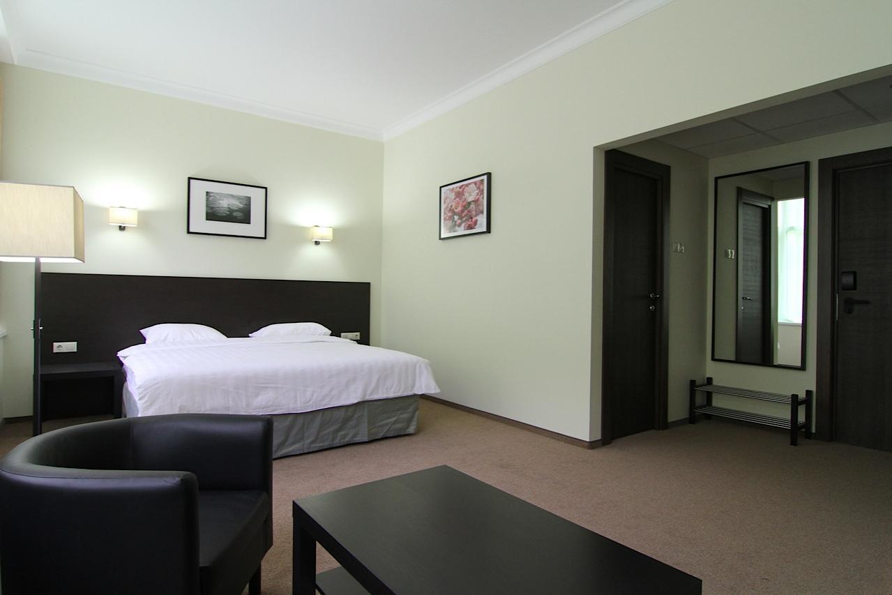 Hotel Continent Gagra Bagian luar foto