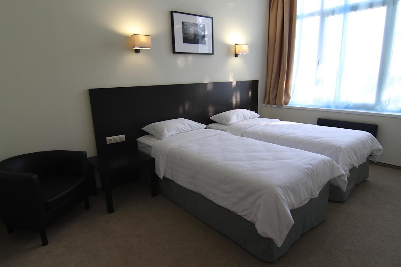 Hotel Continent Gagra Bagian luar foto