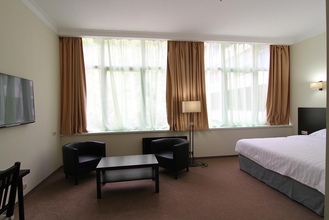 Hotel Continent Gagra Bagian luar foto