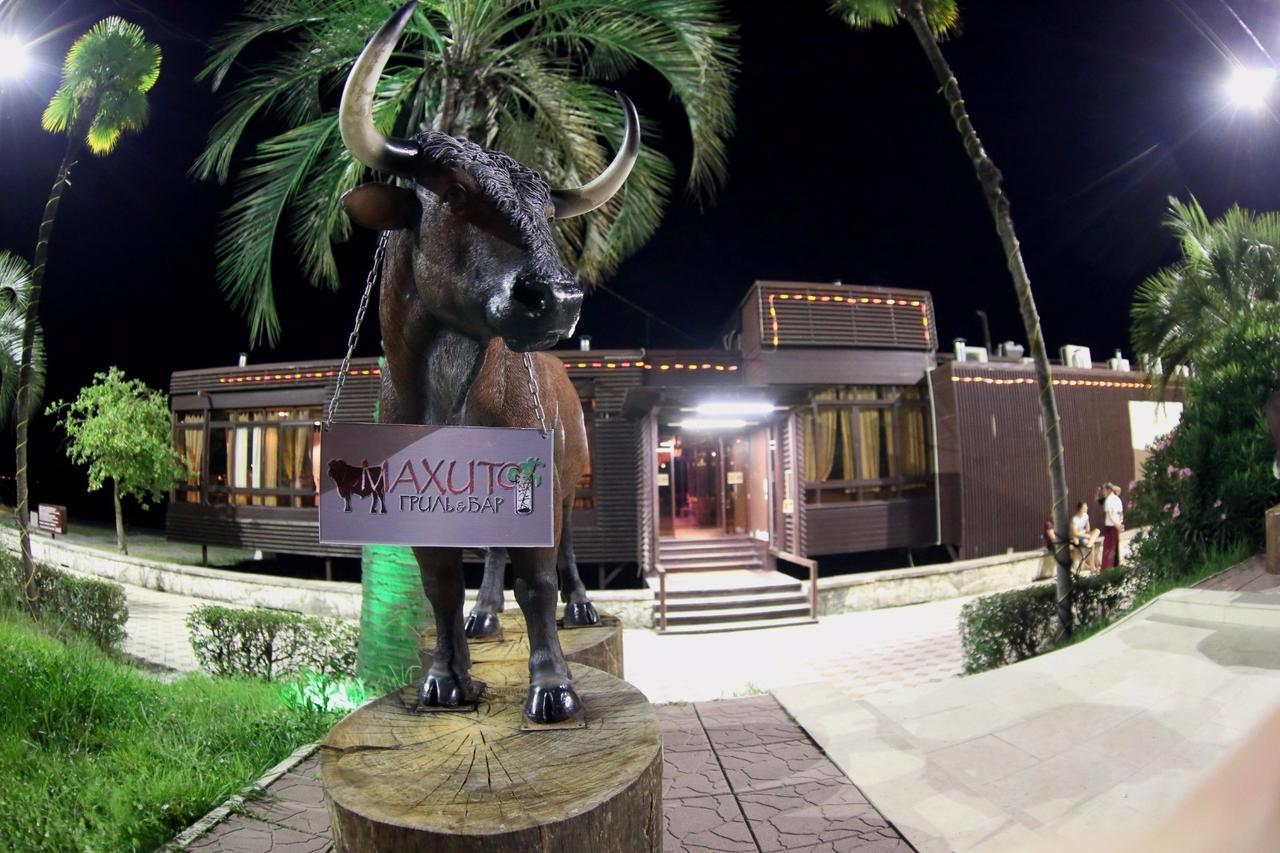 Hotel Continent Gagra Bagian luar foto
