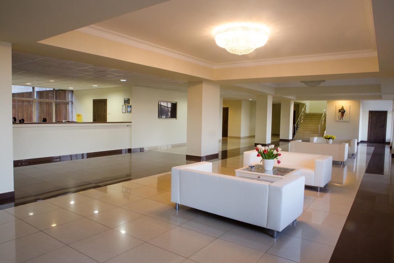 Hotel Continent Gagra Bagian luar foto