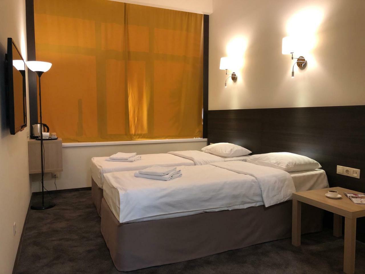Hotel Continent Gagra Bagian luar foto