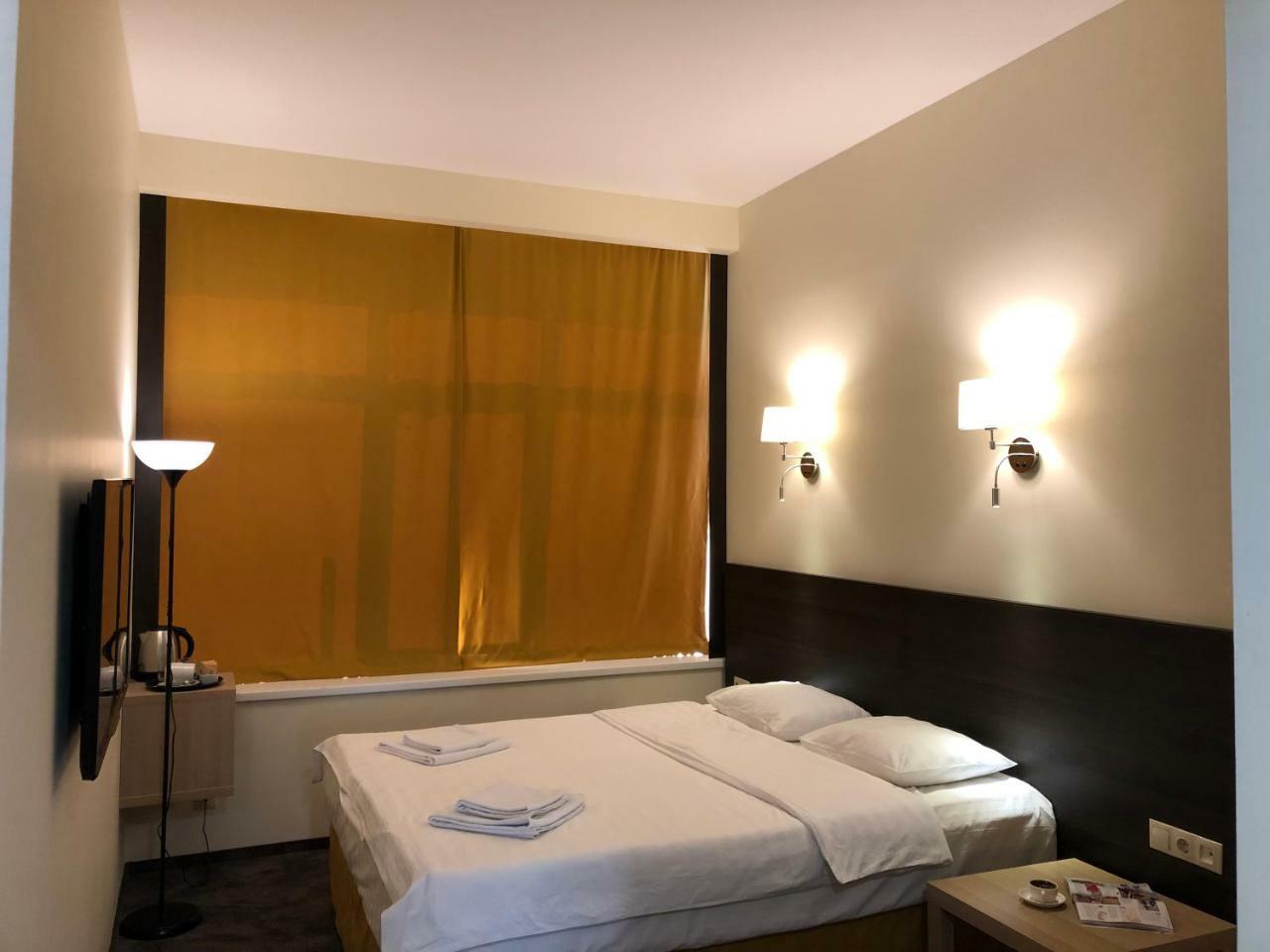 Hotel Continent Gagra Bagian luar foto