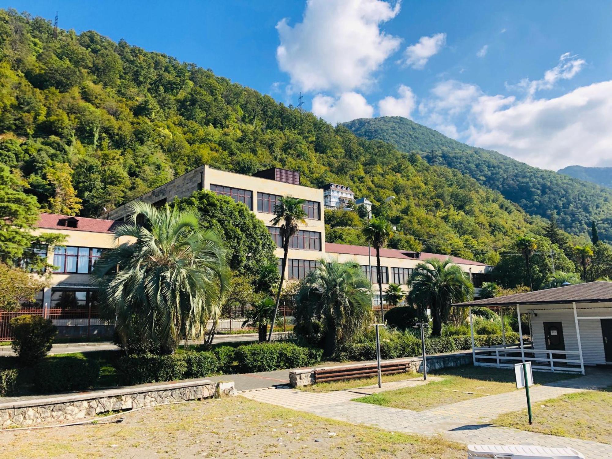 Hotel Continent Gagra Bagian luar foto